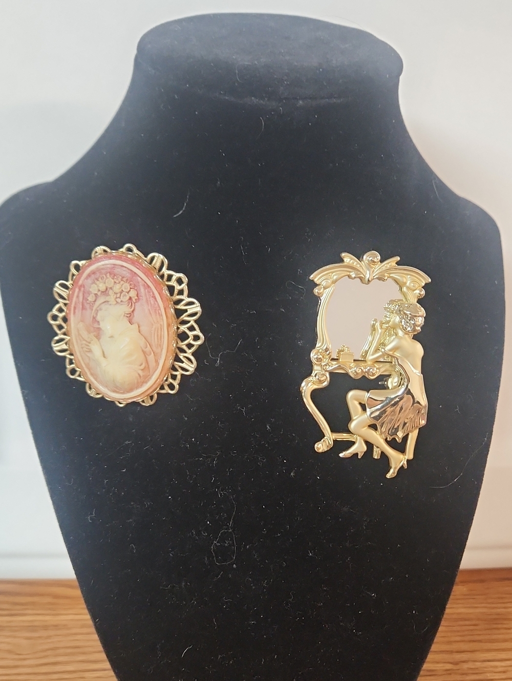 Gold-Tone Pink Cameo and Gold Vanity Mirror Brooch Set